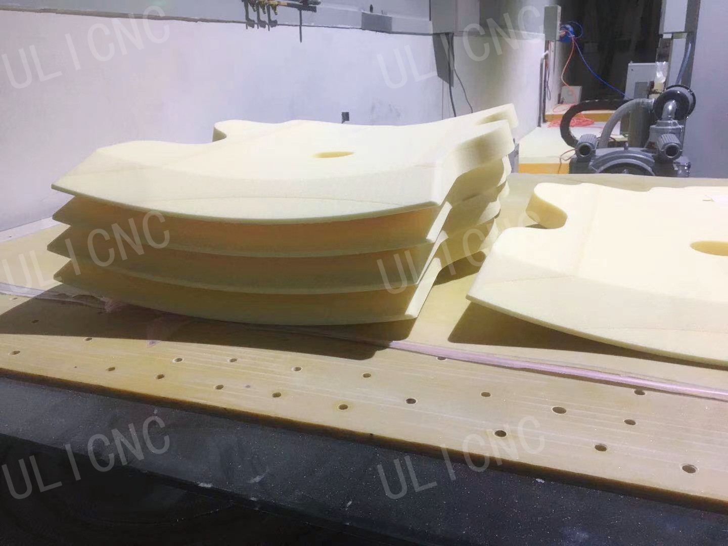 複合（hé）材料（liào）加工視頻